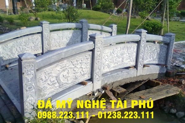 Lan can da cho Cau da