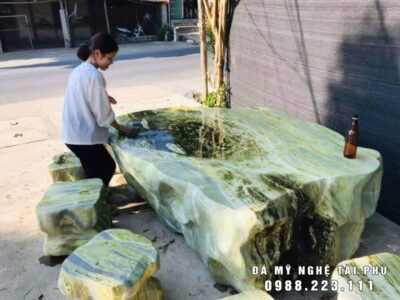 Bàn ghế đá tự nhiên cao cấp tại Ninh Bình