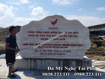 Biển hiệu đá trắng Công trình chào mừng đại hội đại biểu đảng bộ tỉnh Thái Nguyên lần 21 nhiệm kỳ 2025-2030